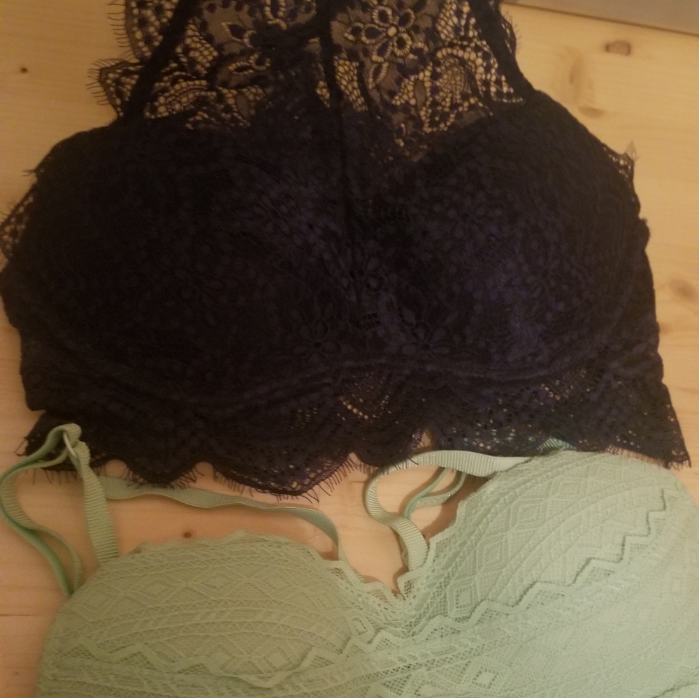 Bundle of 2 Victorias Secret  Chantilly Lace